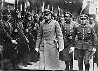 Pilsudskiwithsoldiers.jpg